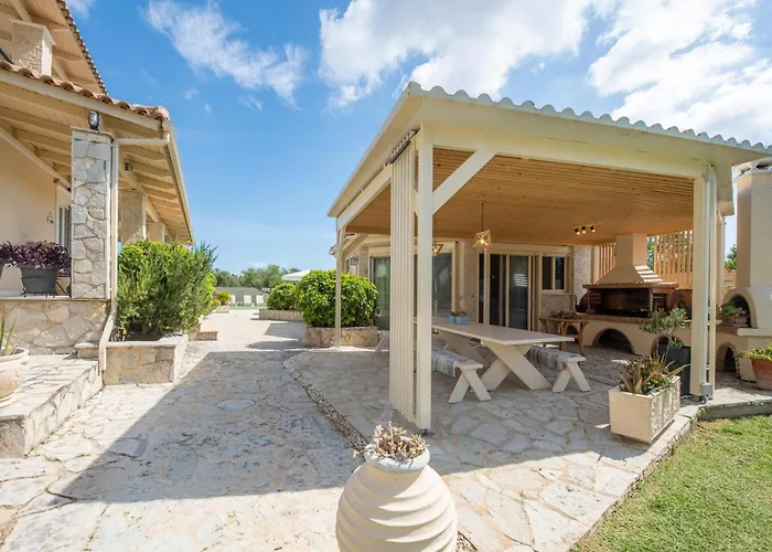 Eleni\'S Family Villa