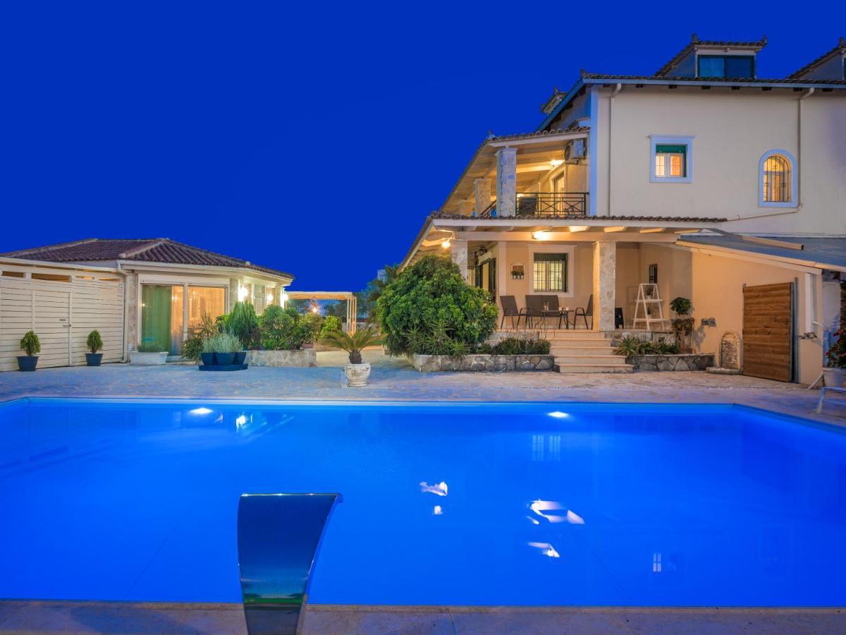 Eleni's Family Villa *