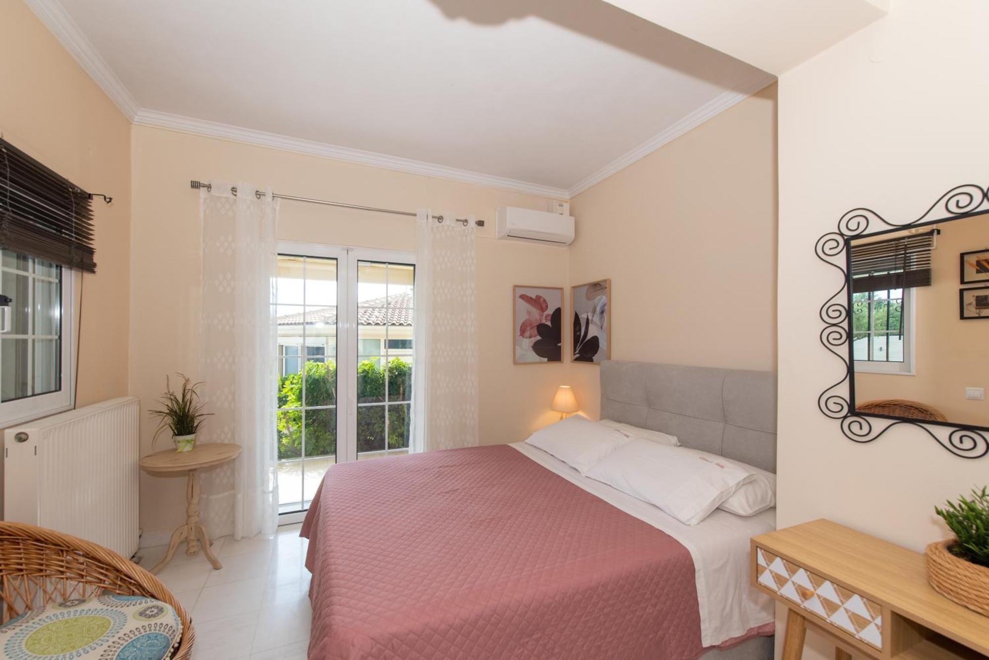Eleni's Family Villa Laganas