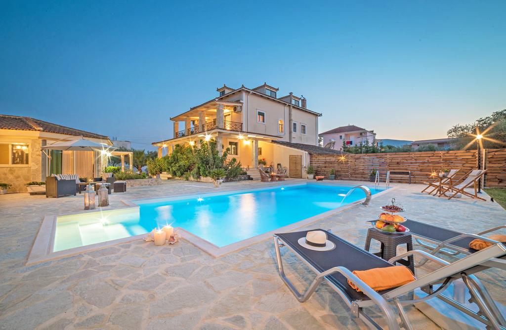 Eleni's Family Villa *